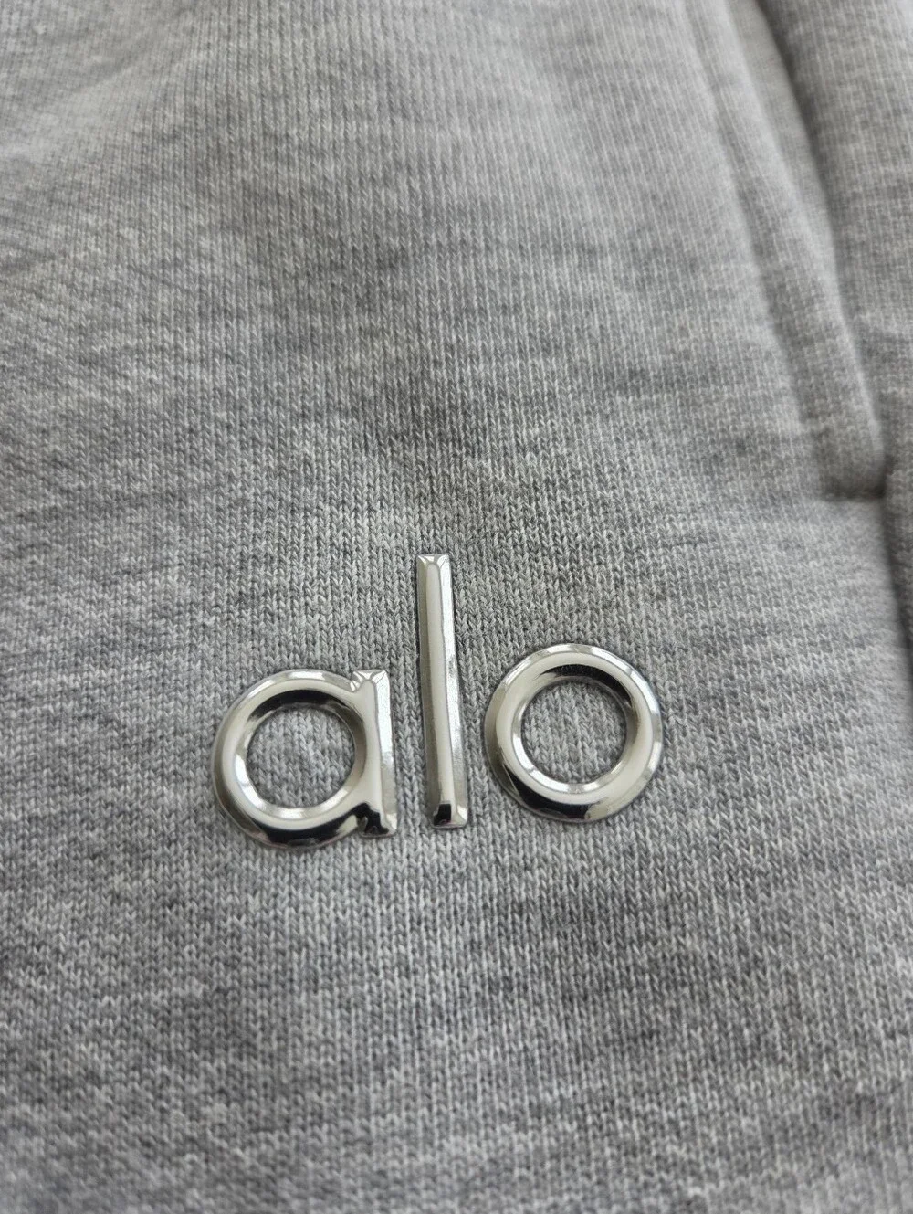 Alo Yoga NWOT Accolade Jogger in Athletic Heather Gray sz MEDIUM